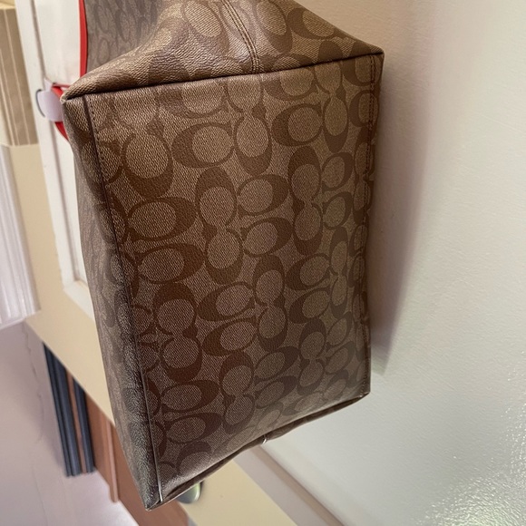 COPY - Coach tote - Picture 3 of 4